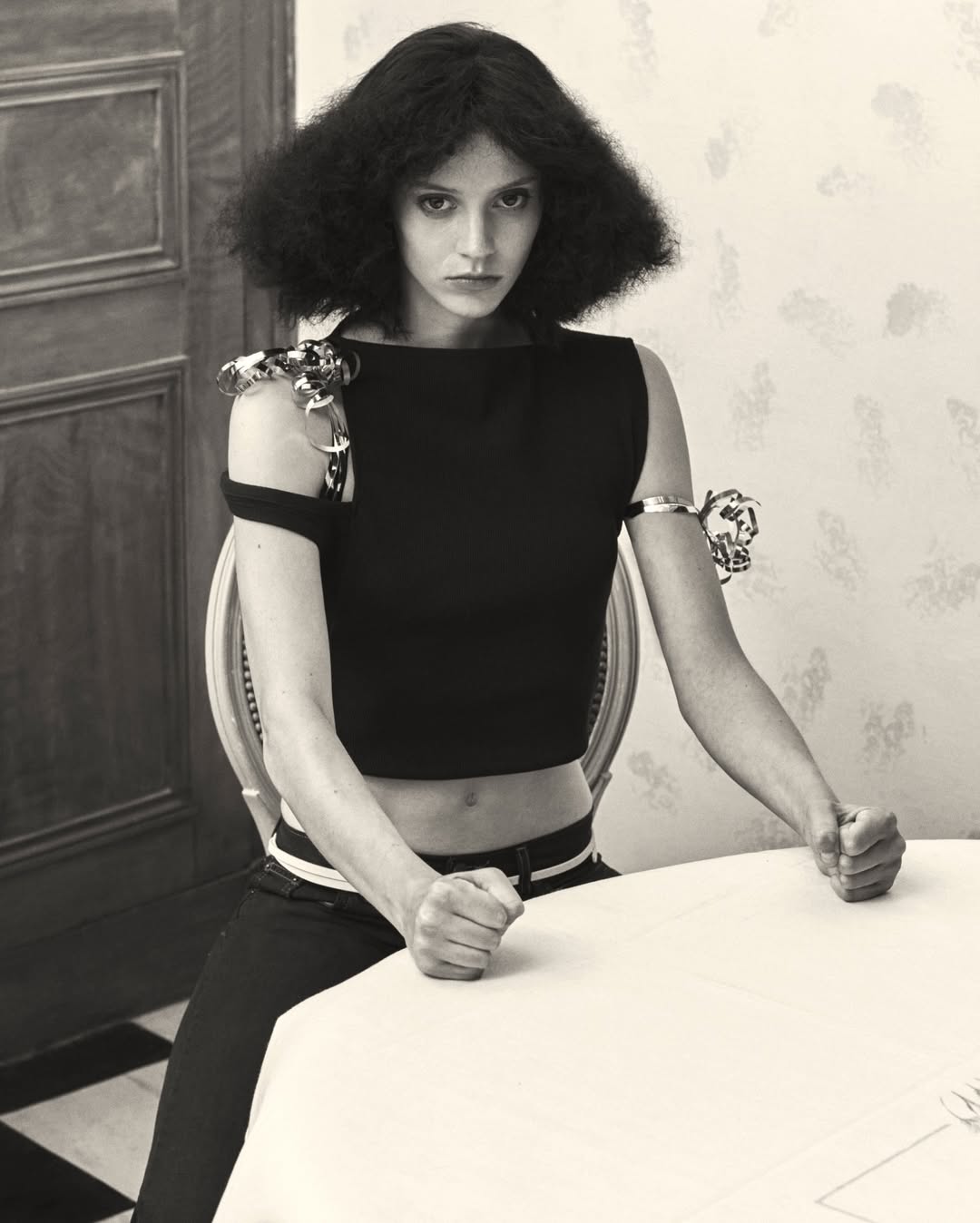 « Lignes de fuites » Cover story for @revuemagazine_ AW issue n°20
With @lilyciannamea from @seemodels 
Shot by @ethanjhart_
Styling by @nilonilo_
Hair by @hikageyumiko
Make-up by @jennekecroubels
Casting by @ikki_casting