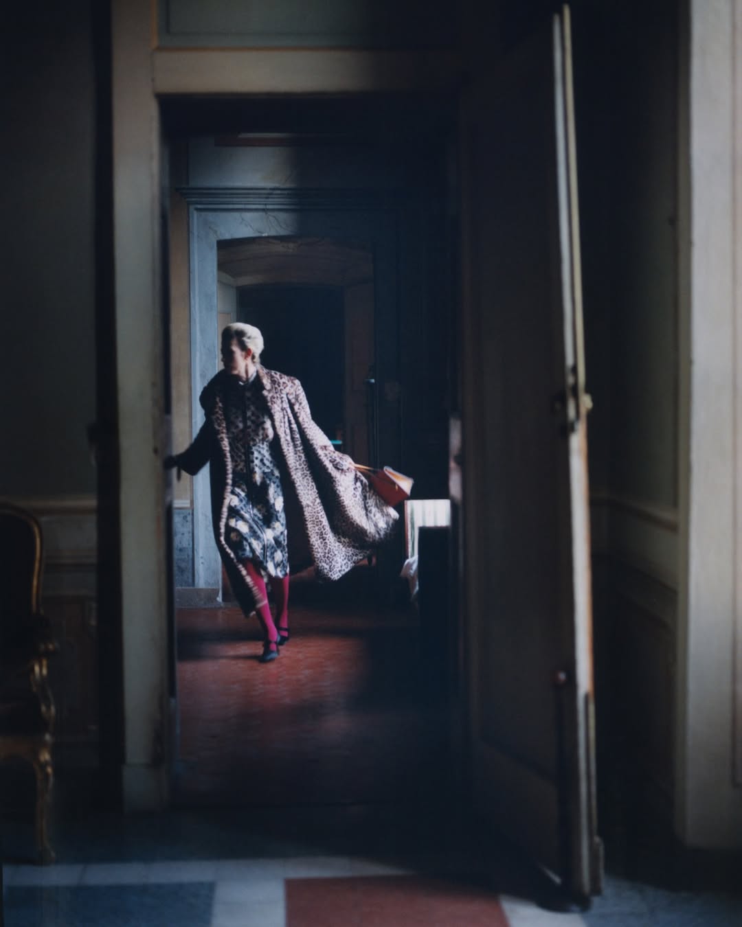 New story in @dustmagazinechina 
Photographer : @antoninocafiero 
Stylist : @massimogamba 
Makeup : @ariannacampa_makeup 
Manicurist : @laroby7200 
Model : @isabella_pascucci 
Set design : @julmunset 
Prod : @kitten_production 
Casting by @justdriverocky @ikki_casting 
@walterschupfermanagement