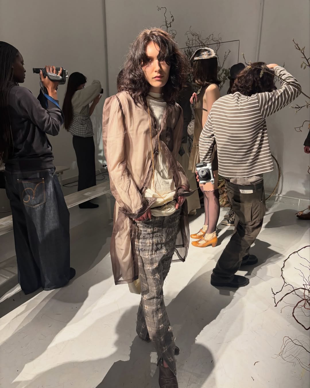 1st show for this genius kid !
@javier____guijarro FW26 
Creative Director @jav.1.er
Styling @albamelendo @aplus.creatives
Make up & hair @shaila_moran
Show director @martinabighignoli
Production @espaceparallele
Press @karlaotto @lexa.services
Movement director @gabriele
Scenography @ninostudiofloral
Sound design Gerard Ribera

Casting @lyliamari @ikki_casting 
@walterschupfermanagement