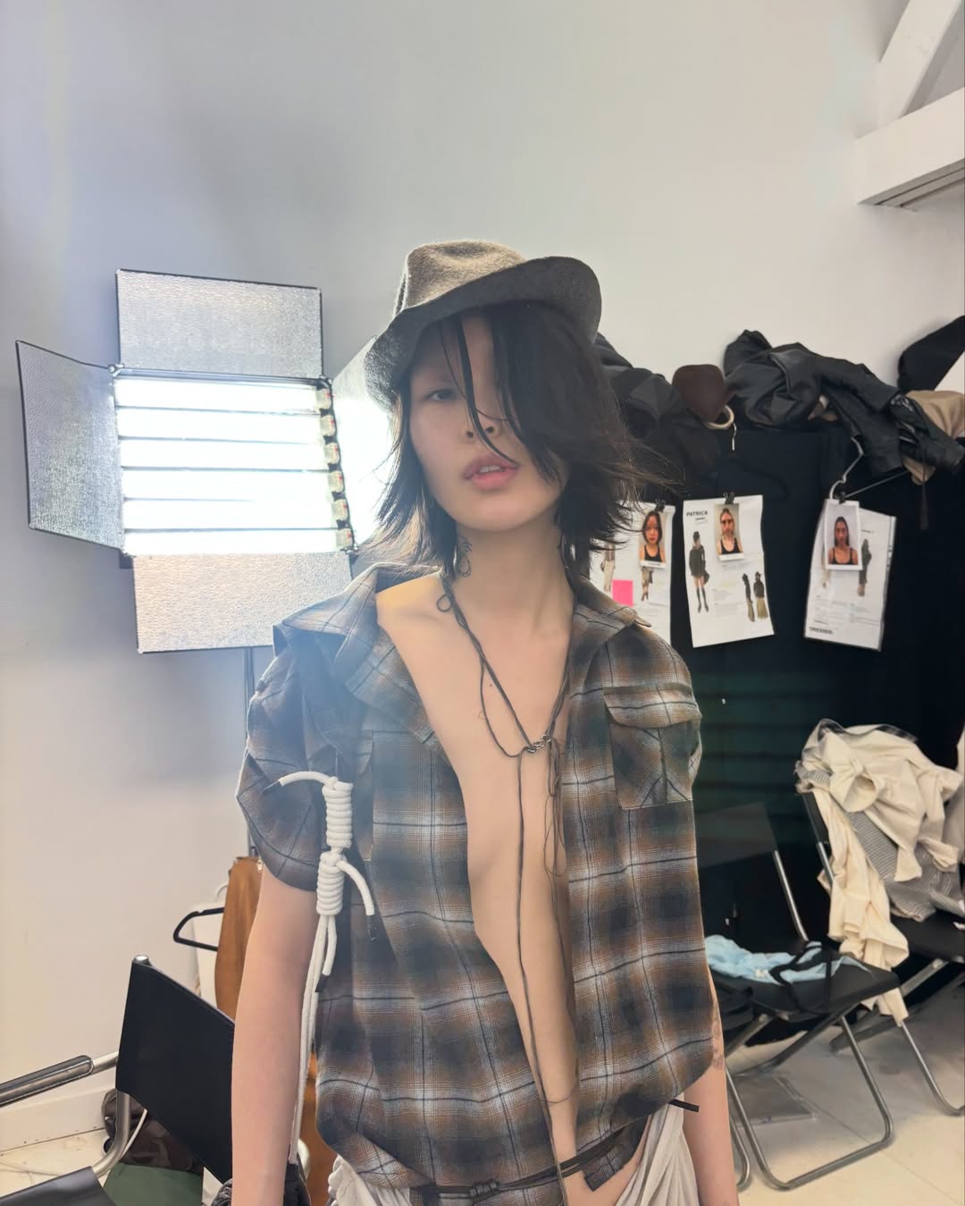 1st show for this genius kid !
@javier____guijarro FW26 
Creative Director @jav.1.er
Styling @albamelendo @aplus.creatives
Make up & hair @shaila_moran
Show director @martinabighignoli
Production @espaceparallele
Press @karlaotto @lexa.services
Movement director @gabriele
Scenography @ninostudiofloral
Sound design Gerard Ribera

Casting @lyliamari @ikki_casting 
@walterschupfermanagement