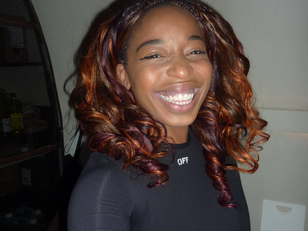 At the table, asked all our guest to take a selfie and pass the camera 📸