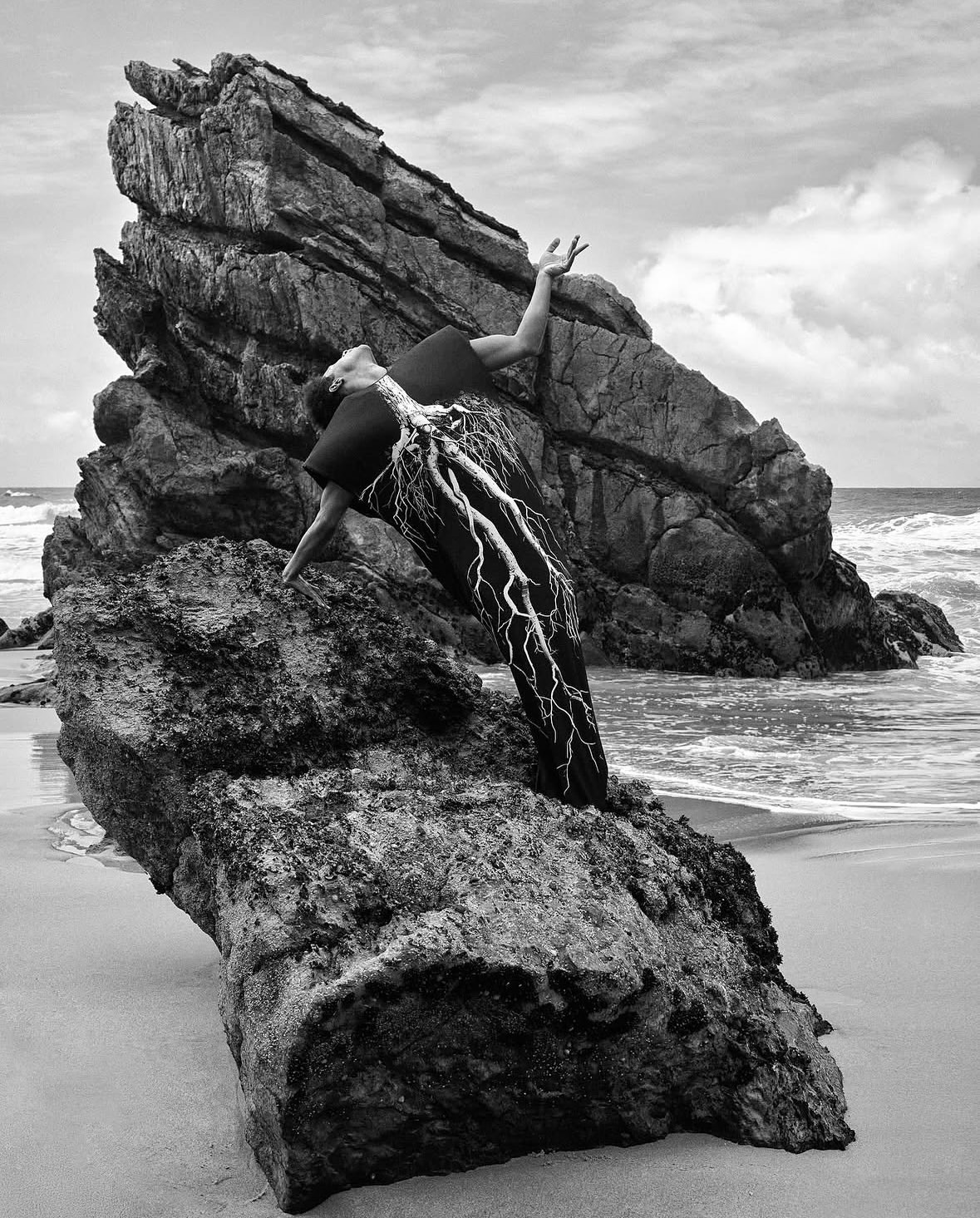 A powerful tribute to nature’s depth and mystery. Bold, intimate, and sculptural, this story flows like the ocean itself. Elegance meets raw beauty in a vision that transcends time.
•••
#repost @kosmaspavlos @vogueportugal “Oceans Of Life”
Featuring MARCELINO @marcisambe
Photo: @kosmaspavlos
Stylist: @artbymp
Editor In Chief: @sofia.slucas
Cover Art Director: @jsantanaga
Fashion Editors: @inescrguerra @carolinadcnunes
Hair: @ruirocha_hairstylist
Make Up: @alexoriguella
Video: @goncalo_castelo_soares
1st Assistant: @lukedigi
2nd Assistant: @zepedro_marques
Post Production: @dienachbarin
Socials: @dianaagaspaar
Styling Assistant: @marieofmagdala
Special thanks: @restaurante_adraga

So Grateful for This @sofia.slucas @jsantanagq