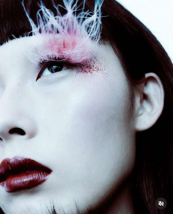 A bold and elegant vision that blurs the li...