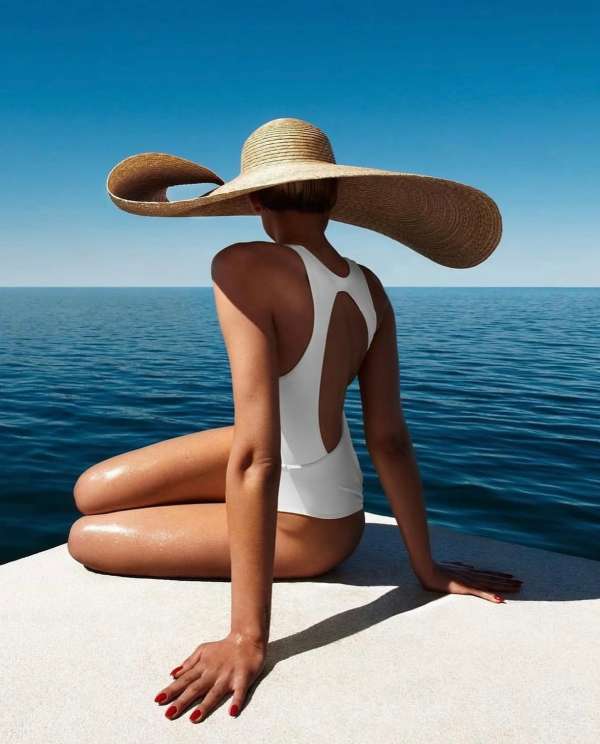 Effortless summer elegance with a touch of ...