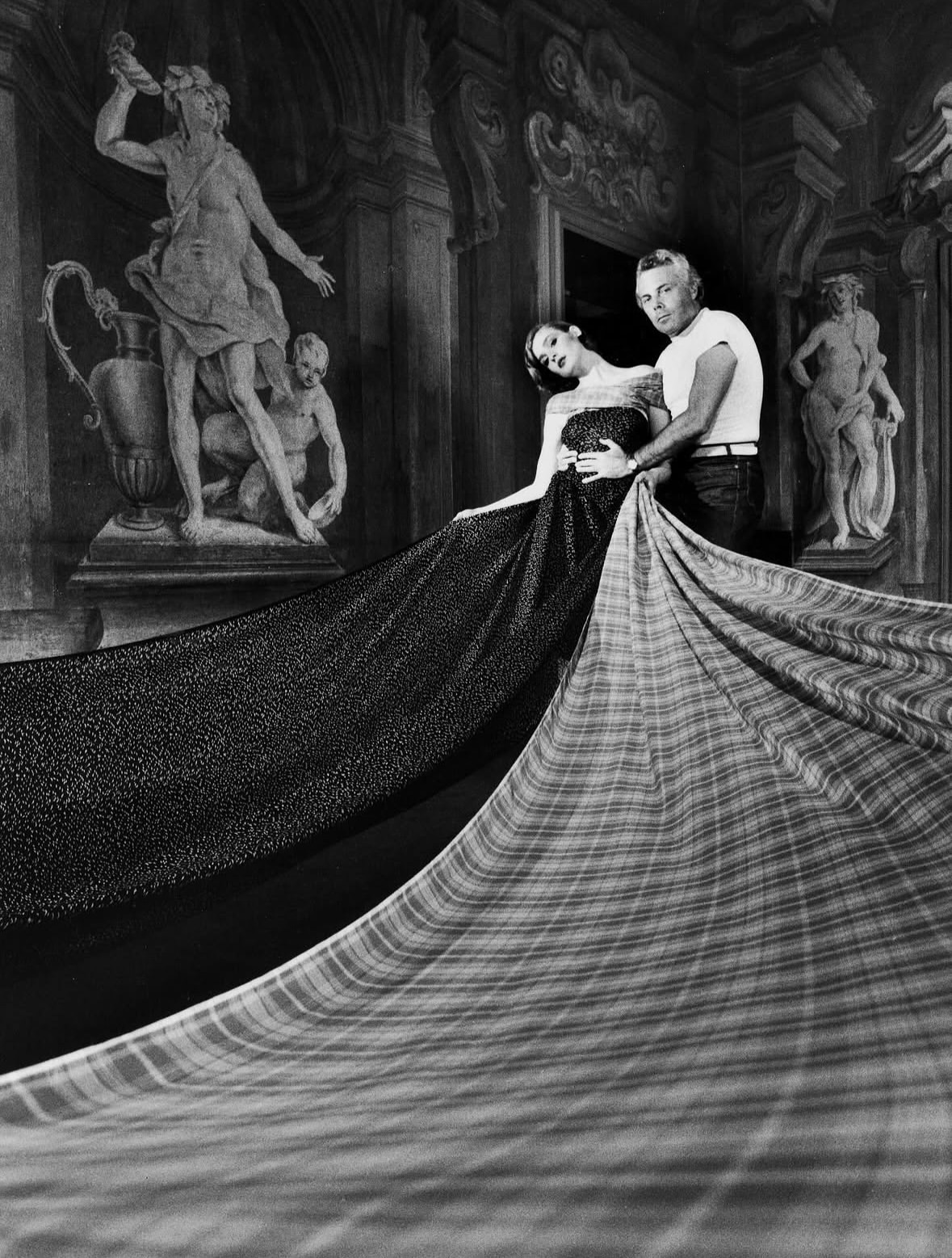We honor the extraordinary life of Giorgio Armani, the visionary designer known to the world as “Re Giorgio.” Celebrated for his impeccable taste, boundless dedication, and inspiring humanity, Armani not only defined Italian elegance but created a lifestyle that transcends fashion. His legacy of creativity and elegance will continue to inspire generations.
•••
#repost
@vogueitalia È morto #GiorgioArmani: lo stilista conosciuto da tutti come “Re Giorgio” e amato in tutto il mondo, aveva compiuto 91 anni lo scorso 11 luglio.
Ambasciatore dell’eleganza Made in Italy nel mondo e imprenditore visionario, aveva fondato l’azienda che porta il suo nome il 24 luglio di 50 anni fa e da 20 anni sfilava anche con la collezione di Alta Moda ed era nato un vero e proprio stile di vita Armani. Lo stilista, conosciuto da tutti per il suo entusiasmo trascinante e per la sua dedizione al lavoro oltre che per il suo gusto impeccabile, sarà sempre ricordato anche per gesti di grande umanità. Continua a leggere al link in bio.