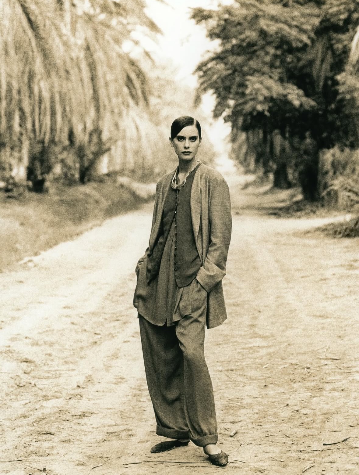 We honor the extraordinary life of Giorgio Armani, the visionary designer known to the world as “Re Giorgio.” Celebrated for his impeccable taste, boundless dedication, and inspiring humanity, Armani not only defined Italian elegance but created a lifestyle that transcends fashion. His legacy of creativity and elegance will continue to inspire generations.
•••
#repost
@vogueitalia È morto #GiorgioArmani: lo stilista conosciuto da tutti come “Re Giorgio” e amato in tutto il mondo, aveva compiuto 91 anni lo scorso 11 luglio.
Ambasciatore dell’eleganza Made in Italy nel mondo e imprenditore visionario, aveva fondato l’azienda che porta il suo nome il 24 luglio di 50 anni fa e da 20 anni sfilava anche con la collezione di Alta Moda ed era nato un vero e proprio stile di vita Armani. Lo stilista, conosciuto da tutti per il suo entusiasmo trascinante e per la sua dedizione al lavoro oltre che per il suo gusto impeccabile, sarà sempre ricordato anche per gesti di grande umanità. Continua a leggere al link in bio.