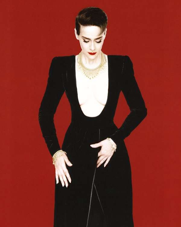 An exquisite portrait of elegance and stren...