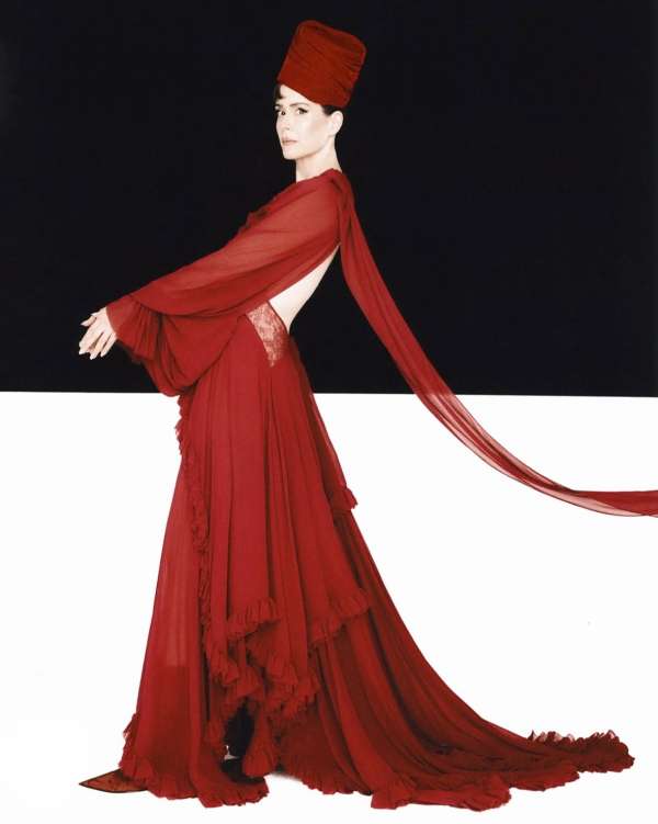 An exquisite portrait of elegance and stren...
