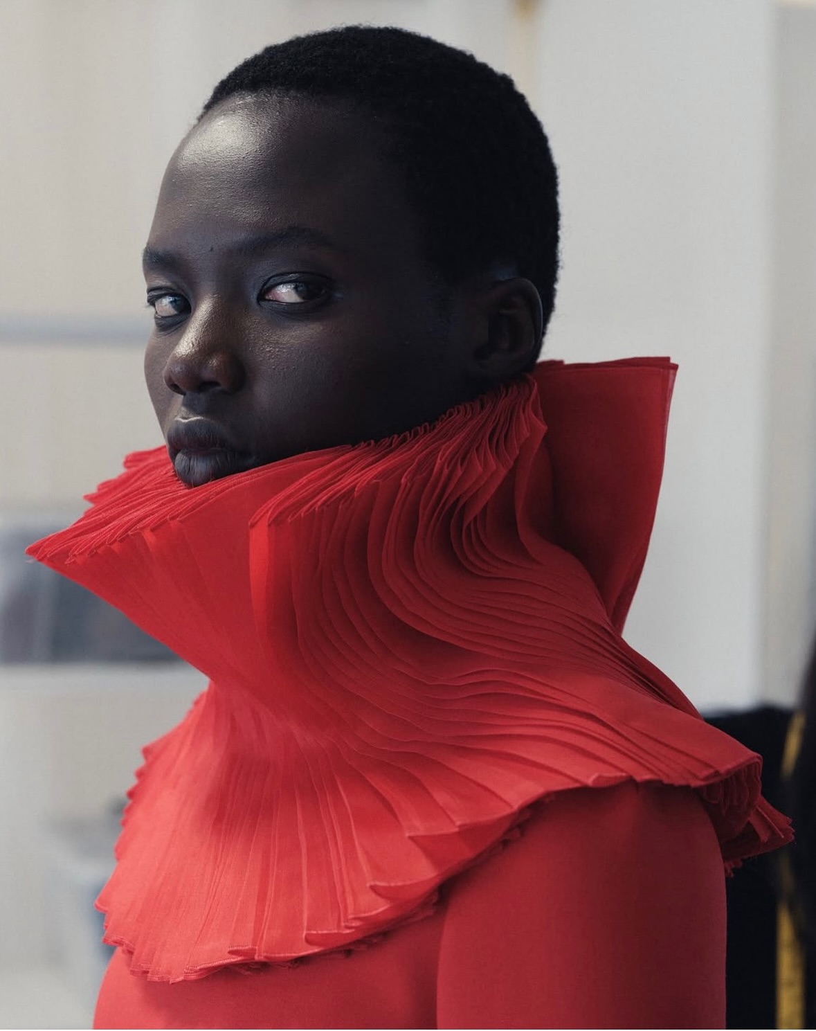 An intimate look into artistry and vision where couture becomes pure emotion.

•••
#repost
@alexandermcqueen McQueen Autumn Winter 2025 inside the atelier, photographed by
@SarabandeFoundation artist @HannahNortonPhoto.

Discover #McQueenAW25 via link in bio.