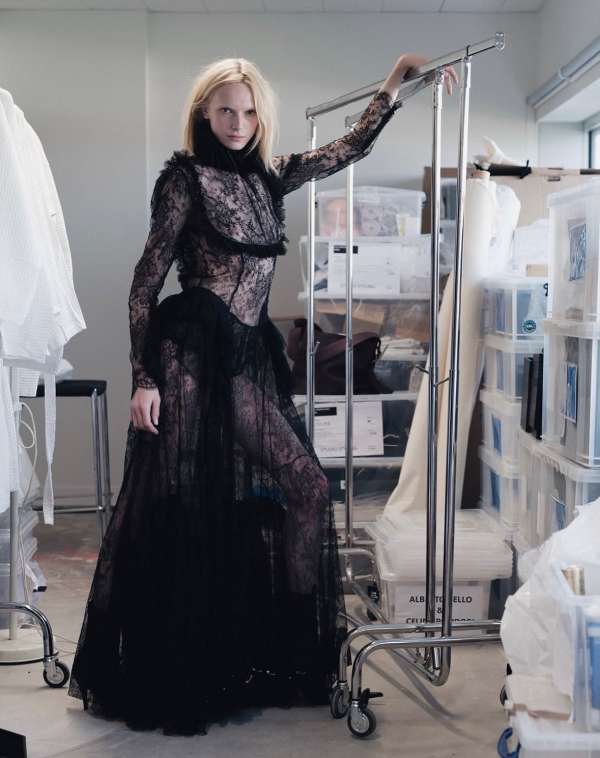 An intimate look into artistry and vision w...