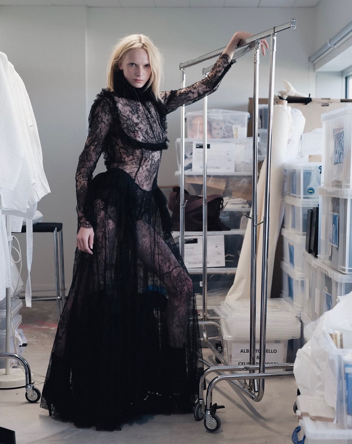 An intimate look into artistry and vision where couture becomes pure emotion.

•••
#repost
@alexandermcqueen McQueen Autumn Winter 2025 inside the atelier, photographed by
@SarabandeFoundation artist @HannahNortonPhoto.

Discover #McQueenAW25 via link in bio.