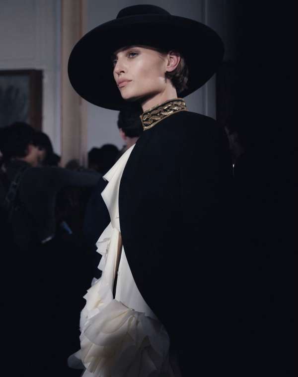 An intimate look into artistry and vision w...