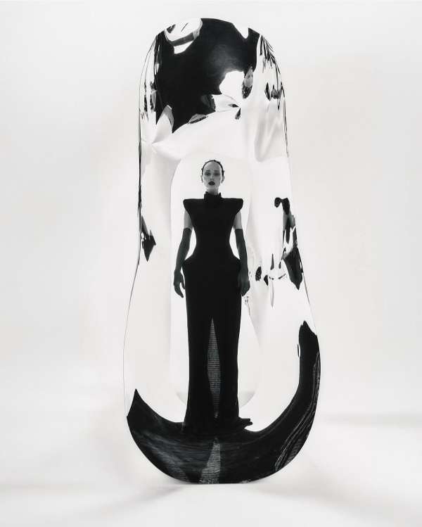 Elegance and vision in black and white.