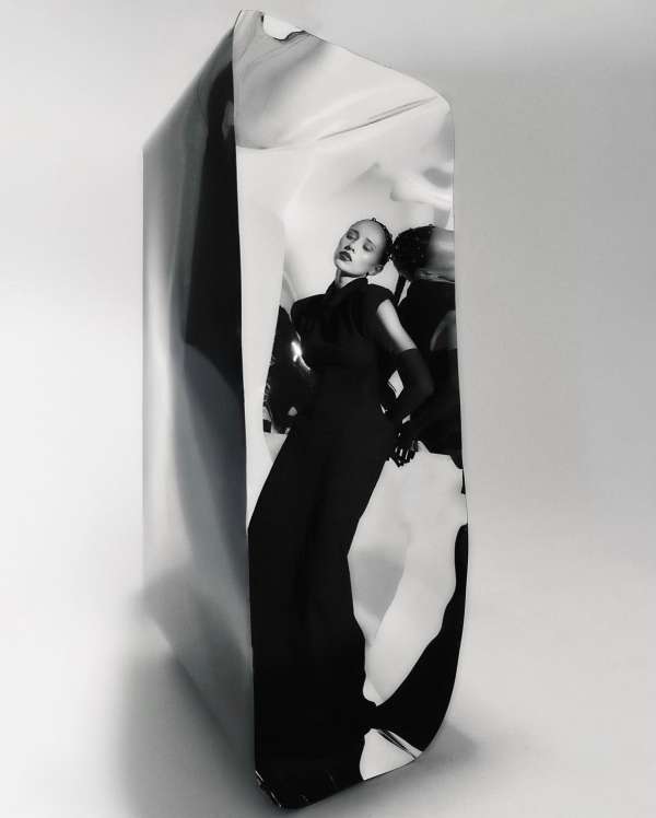 Elegance and vision in black and white.