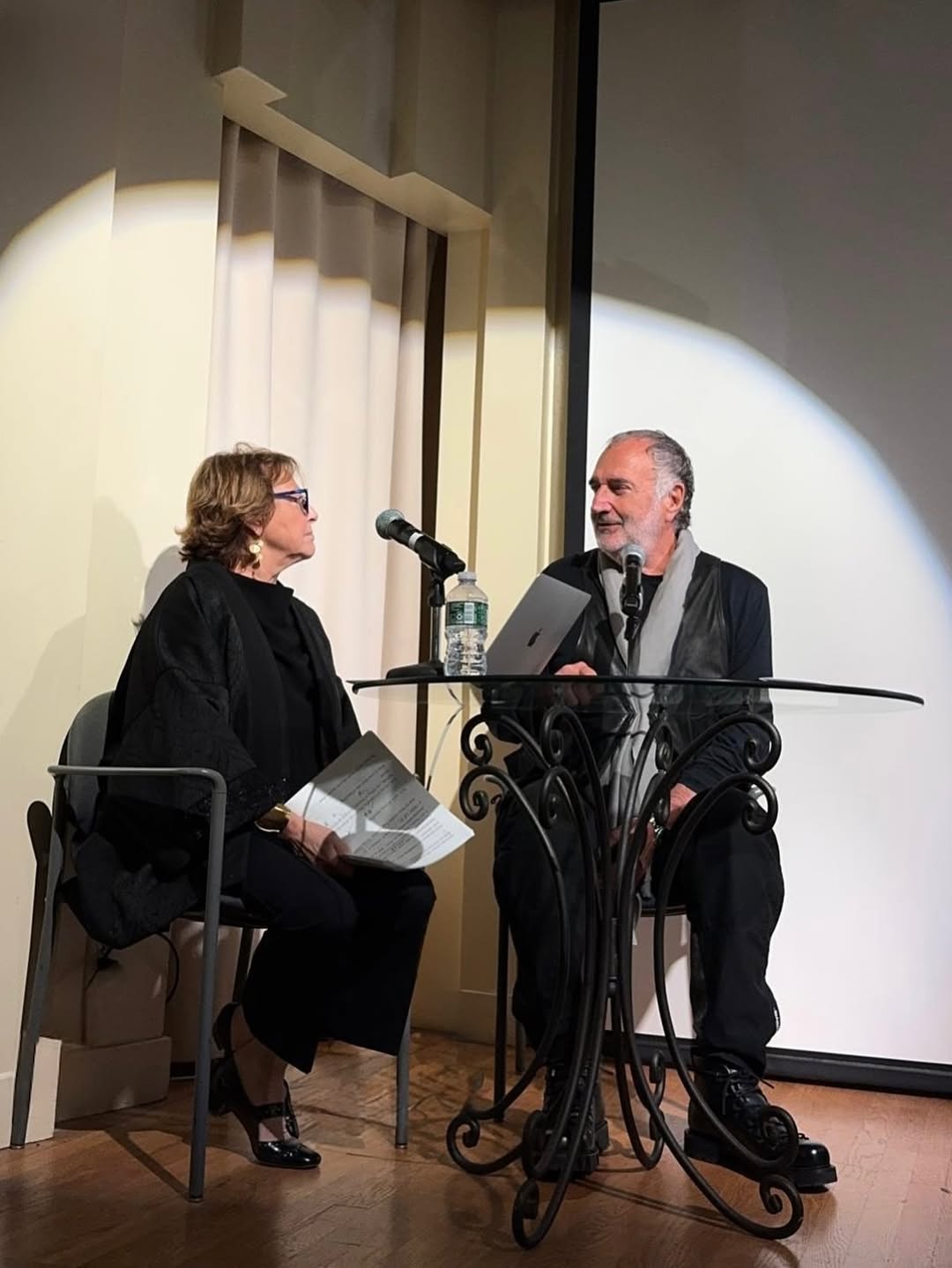 On October 9th, @fabrizioferriofficial presented his book FIN QUI (Till Here) at @casaitaliananyu, in a vibrant and heartfelt conversation with @graziadannunzio.

By his side, as always, his wife and partner in life, art, and business @industriasuperstudio, @geraldinapolverelliferri, curator of the powerful installation “Breathtaking”, a collection of portraits of friends and icons such as Willem Dafoe, @isabellarossellini, @juliannemoore, @theofficialsting, and many others. After its debut in Milan, “Breathtaking” is now in Venice, soon to travel to London and Paris.

A beautiful and attentive audience filled the room, embracing Fabrizio’s reflections, memories, and anecdotes, moments that flowed naturally between art, life, and the passage of time.

A heartfelt evening celebrating art, memory, and the beauty of a life lived “TILL HERE”…

Highlights of the evening:
1. Pillola of the presentation: Fabrizio Ferri sharing how he connected with the talents he portrayed.
2. A touching dialogue between Grazia D’Annunzio and Fabrizio Ferri, revisiting lifetime memories.
3. Fabrizio Ferri presenting FIN QUI.
4. Fabrizio remembering his childhood and the profound influence of his parents (in the photo, Fabrizio with Grazia D’Annunzio and a portrait of his father).
5. Fabrizio walking the audience through the concept and process behind Breathtaking (in the photo Fabrizio with Grazia D’Annunzio and Julianne Moore’s portrait in the background).
6. FIN QUI books displayed.
7. Fabrizio ready to sign copies of his book.
8. & 9. Moments of Fabrizio signing books for the guests.
10. A beautiful portrait of Fabrizio Ferri with his wife and curator of Breathtaking Geraldina Polverelli, and their friend and interviewer Grazia D’Annunzio.
11. Fabrizio Ferri and Geraldina Polverelli.
12. Fabrizio Ferri with Geraldina Polverelli, Grazia D’Annunzio, Zarifa Garofalo and Samuele Frimaio.

#FINQUI #NY #fabrizioferri #breathtaking #art #photography #memories
