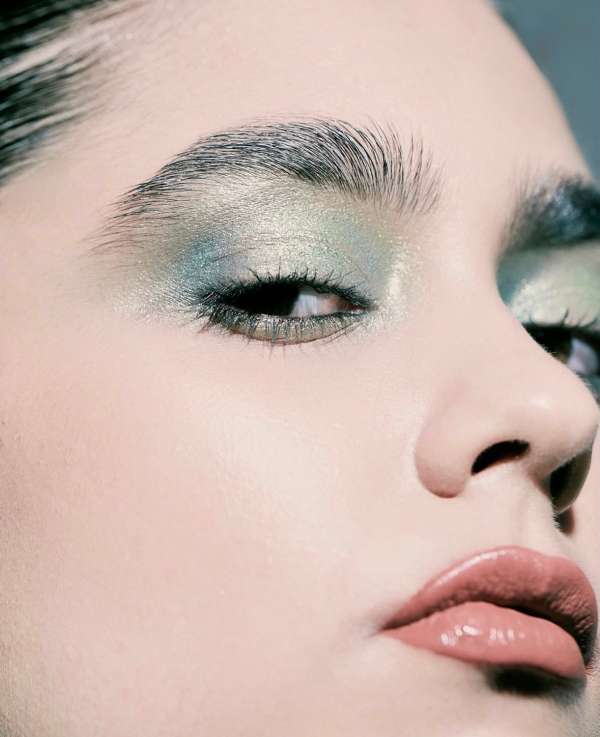 Defying gravity with sculptural grace and c...