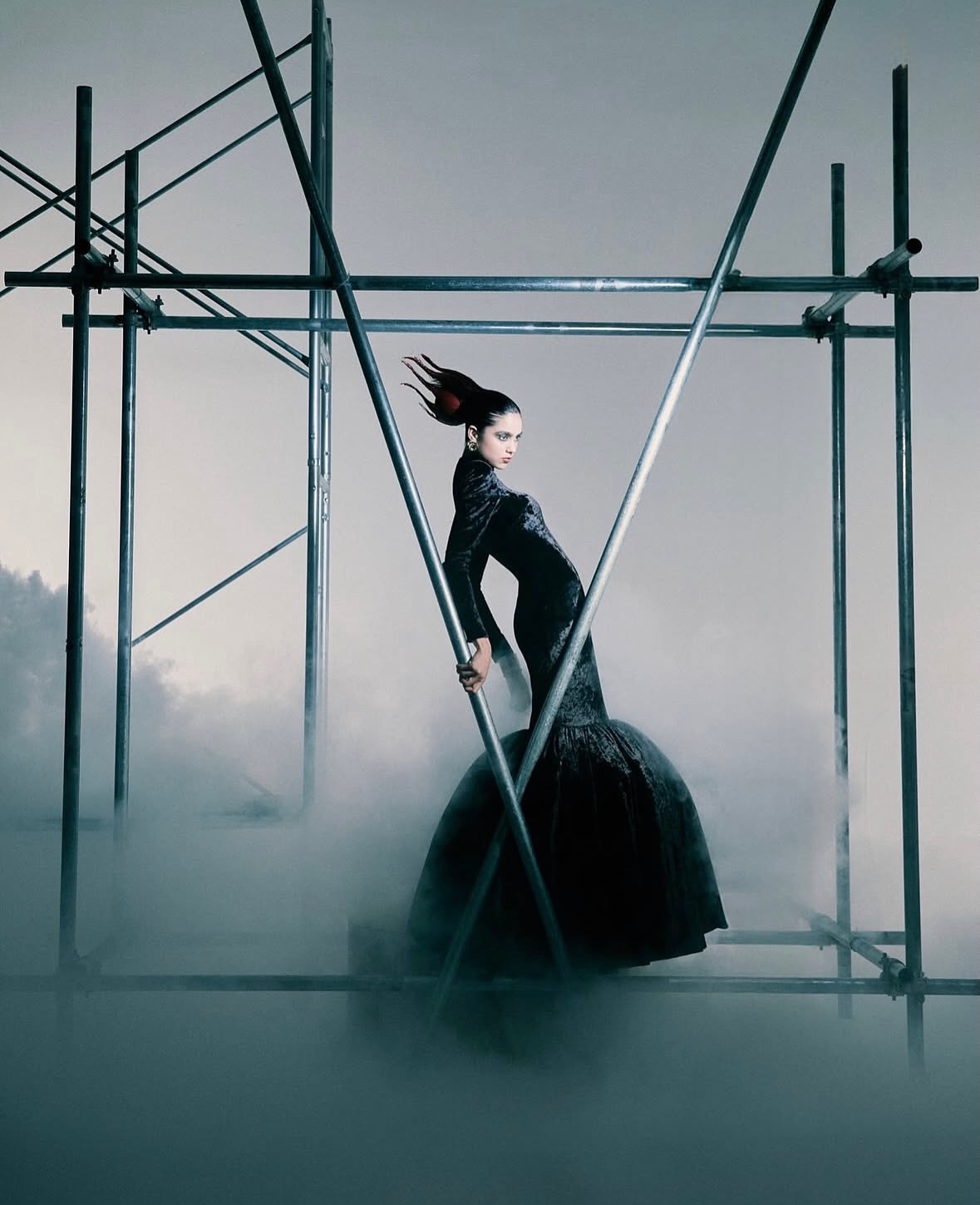 Defying gravity with sculptural grace and cinematic allure.

•••
#repost 

@sickymag ‘GRAVITY RITUAL’ shot by @dereklu8 for sickymag.com — link in bio ❤️

Model #Leaa from @m2model_mgmt
wearing @annakikiofficial @saianziworld @dethick_house
Styling @xuxustyle2021
Hair & Make-Up @xiejunxi9670