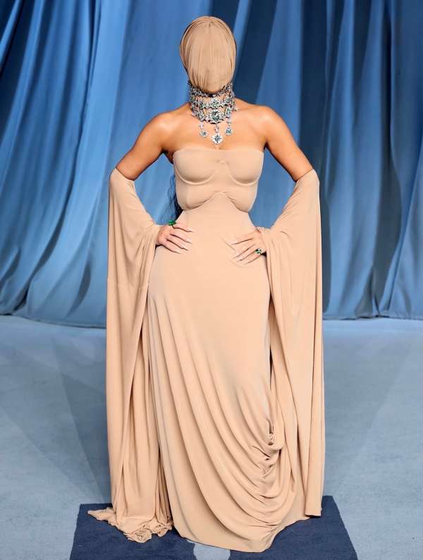 A vision of bold elegance and futuristic al...