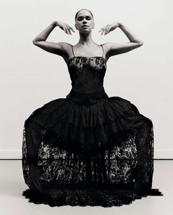 Grace becomes power. The art of defying lim...