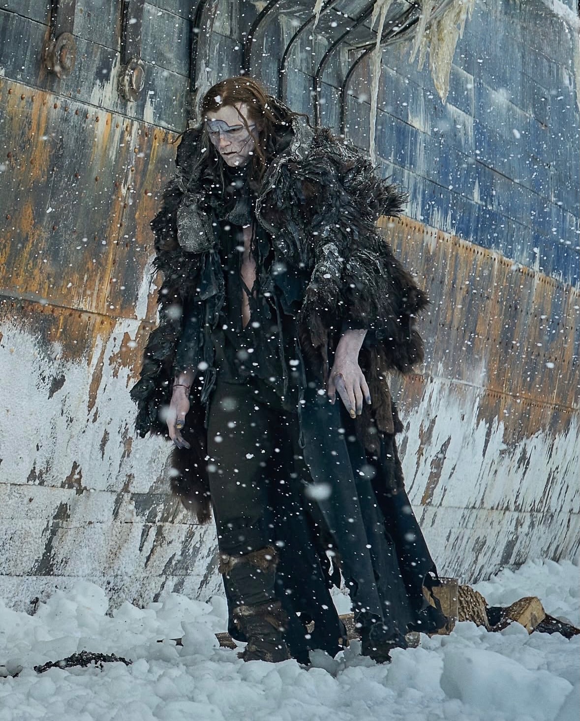 A haunting beauty wrapped in light and shadow.

•••
#repost

@wmag Guillermo del Toro’s #Frankenstein is a visual feast, thanks in part to costume designer @katehawleycostume’s sumptuous, jewel-toned creations. “We looked at a lot of Caravaggio paintings,” Hawley says. “We talked a lot about color and light” especially the challenge of maintaining vibrancy in a candlelit world. As Elizabeth, Mia Goth wears richly hued gowns that blaze against the gray Victorian London backdrop, including a spellbinding malachite-inspired dress that glows like a living gemstone. Her wardrobe shines even brighter with @tiffanyandco pieces, among them an archival scarab necklace that echoes Elizabeth’s reverence for all living creatures. At the link in bio, Hawley breaks down the inspirations and painstaking work behind the film’s unforgettable looks from the monster’s wolf coat to Elizabeth’s blood-soaked wedding dress. Have you watched?
-
@netflix