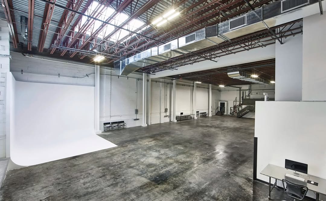 We are truly honored and grateful to receive the AIA Westchester Hudson Valley 2025 Design Award for our studios. This recognition celebrates the vision, dedication and passion that shaped this space, and we could not be more proud of what our team created. Thank you to everyone who believed in this project and supported us along the way. This achievement inspires us to keep pushing forward and to continue building spaces that elevate creativity and experience.