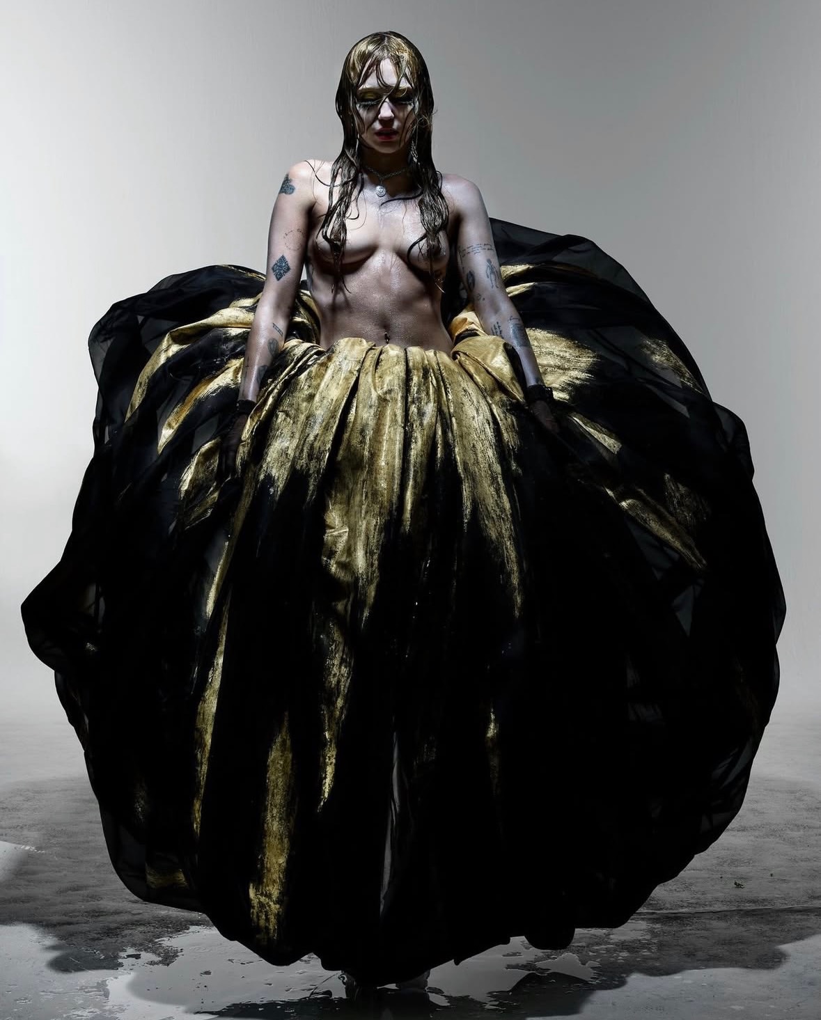 A flash of pure sophistication and a rush of magnetic energy.

•••
#repost

@crfashionbook Happy birthday, @mileycyrus 🎠

CR Fashion Book Issue 27 Fall Winter 2025, CR Confidential

Talent @mileycyrus
Photography @nick_knight
Fashion and Editor in Chief @carineroitfeld
Hair @bobrecine
Makeup @thevalgarland
Set Design @tomotattle
CEO @vladimirrestoinroitfeld
Creative Director @e.mman
Art Director @guillaumelauruol
Editorial Director @viennavernose
Senior Fashion Editor @andreaetlou
Fashion Editor @sadie_davies
Talent Casting @jilldemling
Production @liberteproductions
Creative Consultant @calumkingsleyknight
Manicurist @adamslee_
Styling Interns @styledbyartt @ethanduke_
Makeup Assistant @p.j.maxwell
Hair Assistant @leepatrickdevlin
Set Designer Assistant @ttaylorjayne @tom_palastre
Photo Assistant @larasugarhughes @gracehodgsonphoto @joesmurt @freyjamcdonald
Digital Operator @passeridae
Retouching @epilogueinc
Fashion Film @showstudio

Interviewed by @pamelaanderson

#CRFashionBook