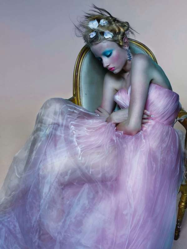 Art lives in movement, style lives in detai...