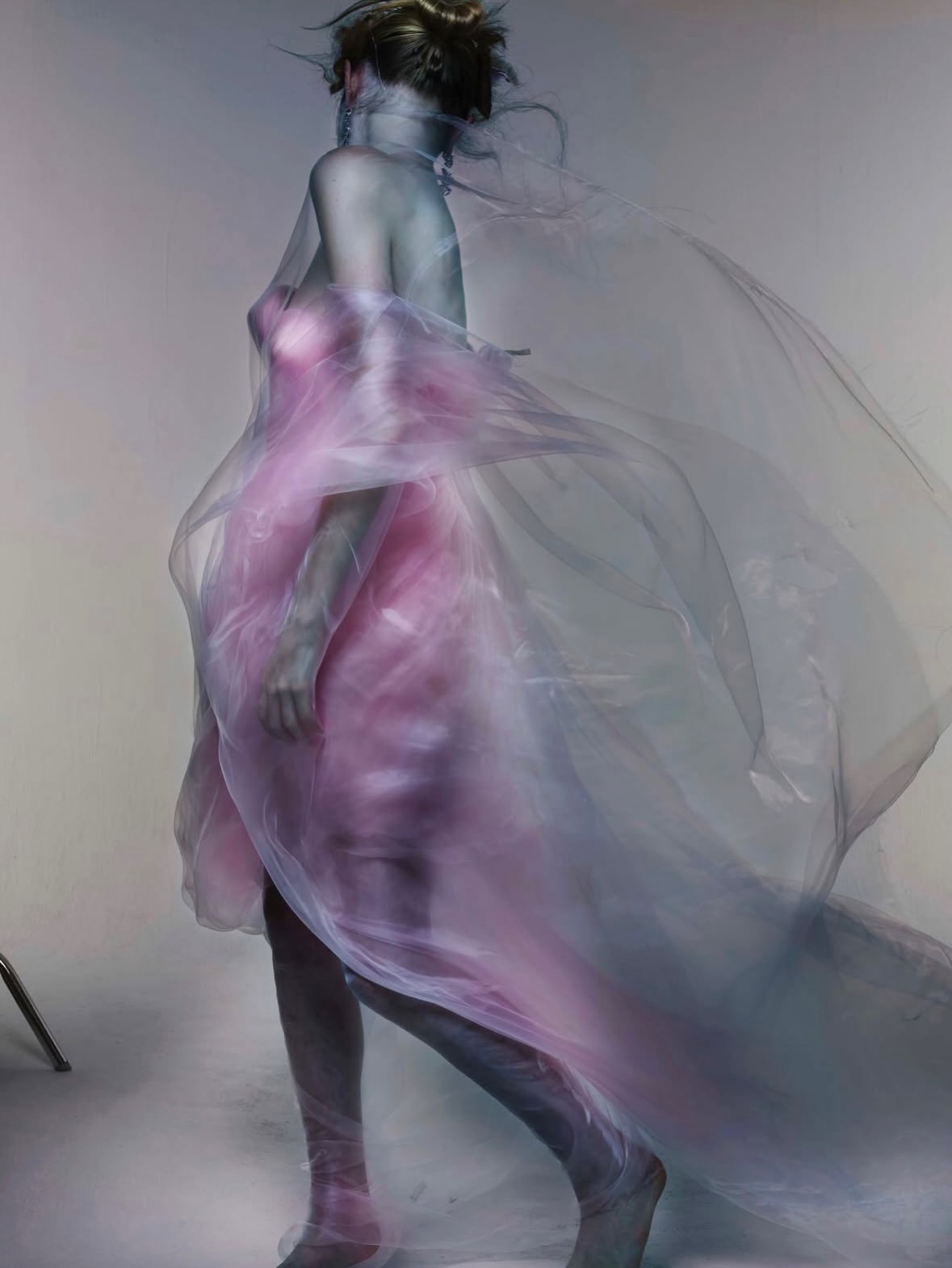 Art lives in movement, style lives in details.

•••
#repost

@nick_knight The beautiful @kalschreiberrr styled by the amazing @annatrevelyan in @demna @balenciaga for @showstudio and @vmagazine
🤍
Fantastic team are
Concept, Photography and Direction: @nick_knight
Senior Fashion Editor: @annatrevelyan
Art Director: @michaelgossage
Talent: @kaischreiberrr
Hair: @eugenesouleiman
Make-up: @thevalgarland
Nails: @adamslee_
Set Design: @tomotattle
Fashion film edit: @raquel_couceiro_
Digital Operation: @passeridae
Executive Production: @liberteproductions
Production: @liberteproductions
1st Photographic Assistance: @larasugarhughes Photographic Assistance: @gracehodgsonphoto cameronsmith.co.uk @joesmurt
Styling Assistance: @ravikelay #AdyHua #ChristinaMusiba
Make-up Assistance: @p.j.maxwell
Hair Assistance: @_carloavena #HeitaiCheung
Digital Post Production: @epilogueinc