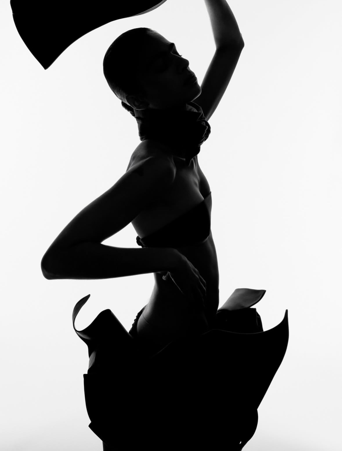 A touch of winter magic captured in a moment of pure style.

•••
#repost

@imruh @lolibahiaa by @anthonyseklaoui for @dazed winter issue
wearing @dior @jonathan.anderson

Photography @anthonyseklaoui
Styling @imruh
Hair @olivierschawalder
Make up @christinecorbel
Nails @beatrice_eni
Casting @bitton @establishmentny @twodadstwokids
Lightning @marta_pab
Executive Producer @simonmalivindi @onethirtyeightproductions
Production @ashleigh_hayward_
Dazed Photographic Producer @kofipaintsil
Editor in Chief @ted_stansfield
Fashion and Image Director @imruh
Art Director @estermero
Editorial Director @dominiquesisley

#lolibahia wears @Dior @jonathan.anderson

Taken from the winter 2025 #TheShadowlssue of #dazed