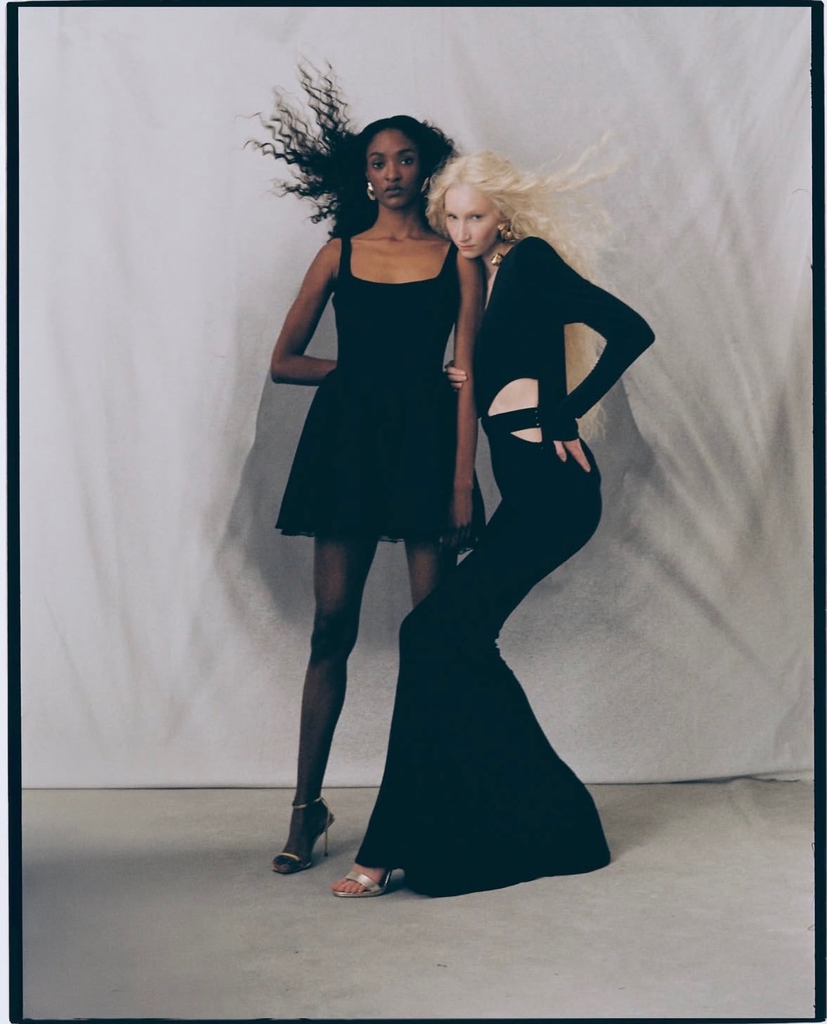 A vision of modern elegance where light, texture, and attitude come together effortlessly. A campaign that feels timeless yet boldly now.

•••
#repost

@alejandro.arrias New campaign for @michaelcostello Photographers. @alejandro.arrias @davidbravobustos
Mua and hair. @pablorobledo_co @tenagency
Talents. @andreagutierrezarcas from @trafficmodels @dianaviveros1 from @unomodels
Stylist. @caro_omana @kathalinacsonka
Set. @luchocampos_
Film lab. @cuartocolorlab
#filmphotography #kodakfilm #kodakportra400