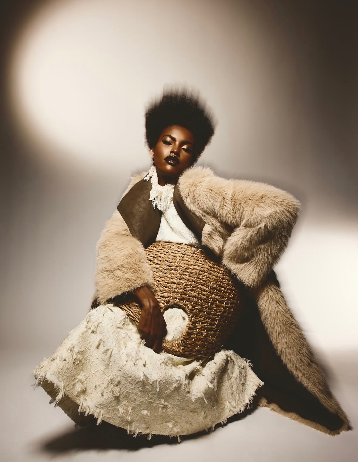 Pure presence and magnetic energy.

•••
#repost
@jdthecombo @officialamilnaestevao was #shotbyJD
MUA @michelawariebi
Hair @iamstacygray
Styling @txmxxr
Assistant @orensiddo