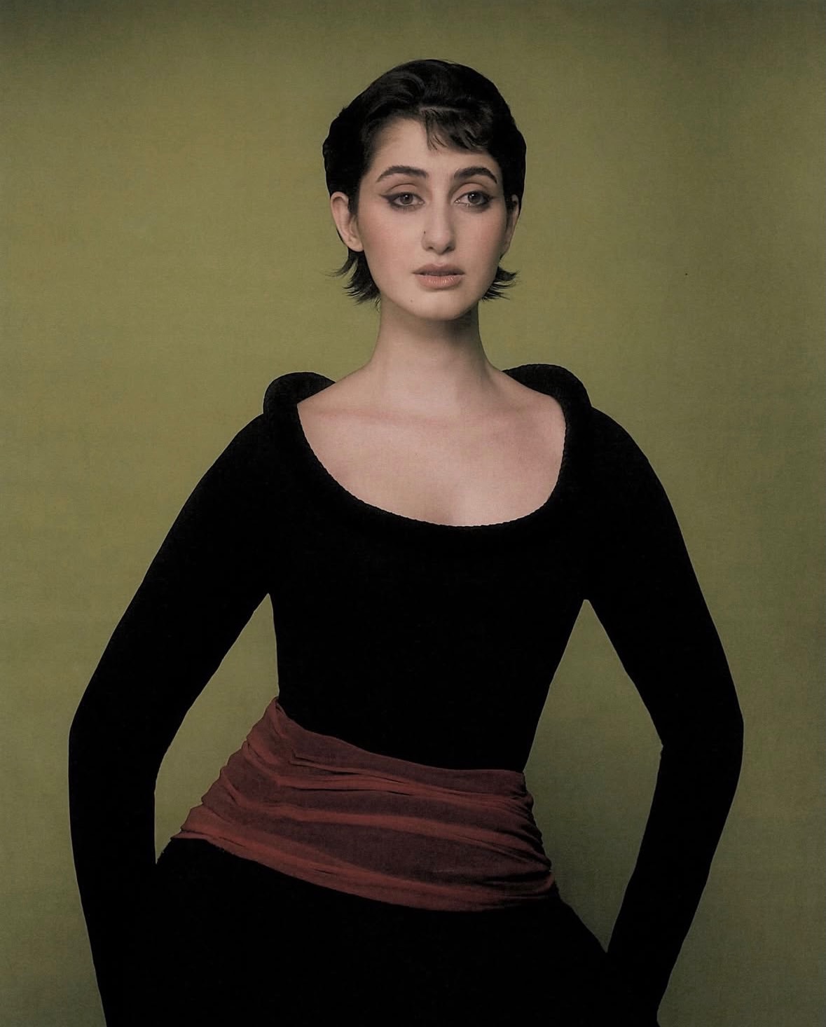 Silence as strength.
Elegance without explanation.

•••
#repost 

@thecut @ramaduwaji is moving in slow motion. At least, that’s how it’s felt since 10 p.m. on June 24, the night that put her on the fast track to becoming one of New York City’s youngest First Ladies - and its first-ever Muslim one.

Unlike many candidates’ wives who hit the circuit with their spouses, Duwaji frequently didn’t appear at campaign events and fundraisers. Her reticence to being seen solely as Mrs. Mamdani seems to have raised her profile even further, making her something of a folk hero to unbothered women.

She refused all interviews with the press - until now.

For our #CutCover story, the 28-year-old artist sits down with @danya.issawi for her first interview since her husband won the Democratic mayoral primary. Read it at the link in bio.

Photography and Art Direction by @szilvesztermako
Styling by @jessswill
Written by @danya. issawi
Photo assistants: @yc.dong, @davidgannonphotography, and @vez_ Hair: @panosphair
Makeup: @raoulalejandre
Manicure: @she.nails.it
Styling assistants: @orexolu, @jacknovotny_ Set Design: @lane.vineyard
Set Design Assistants: @gabriellefaitharriaga, @germanmrojas, and _campbelltoe
Tailor: @lindz_tailor
Production: @katyavarzar
Photography Management: @babysiyan
Production Assistants: @rysalkina and @marioflwrs
The Cut, Editor-in-Chief: @Irpeoples The Cut, Photo Director: @nono_elle_ The Cut, Features Editor: @kt_thomps The Cut, Photo Editor: @sofia_mareque The Cut, Fashion Market Editor: @emmaoleck