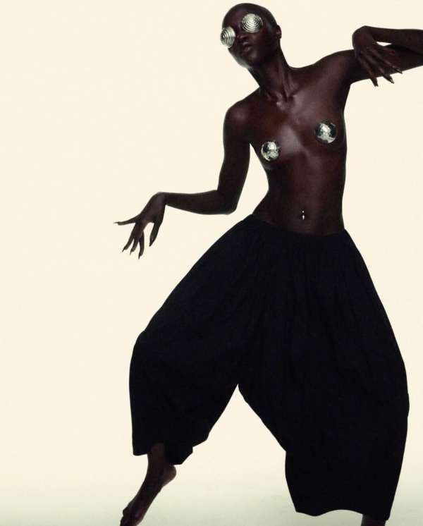 Anok Yai, in a study of light.