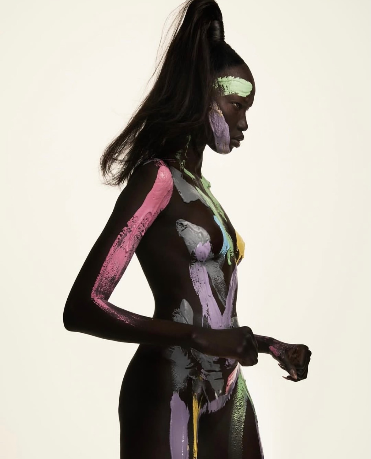 Anok Yai, in a study of light.

•••
#repost

@artpartner @anokyai styled by @mr_carlos_nazario, with makeup by @yad1m and hair by @jawaraw ⚡️

📸 #CarlijnJacobs