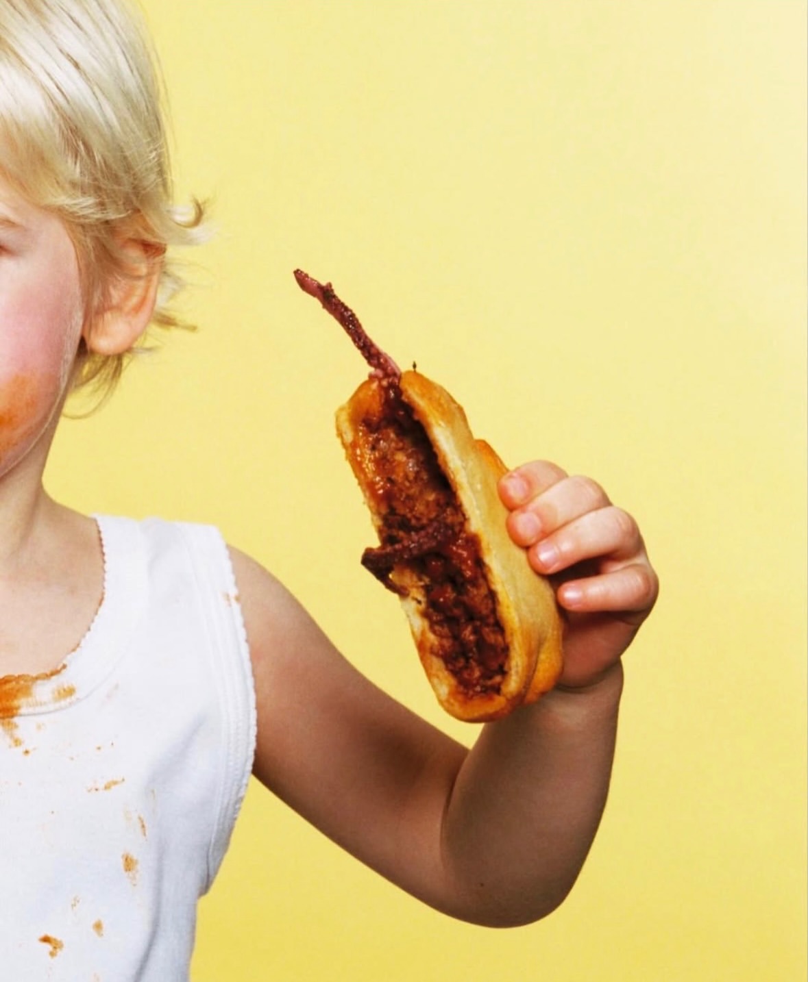 Timeless. Magnetic. Effortlessly chic

•••
#repost

@artandcommerce M le Magazine du Monde, December
2025. Photographer: Carlijn Jacobs. Makeup: Celine Martin.

@M_Magazine @CarlijnJacobs @CelineMartin
#MleMonde #CarlijnJacobs #CelineMartin
#ArtandCommerce