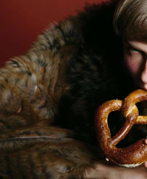 Timeless. Magnetic. Effortlessly chic