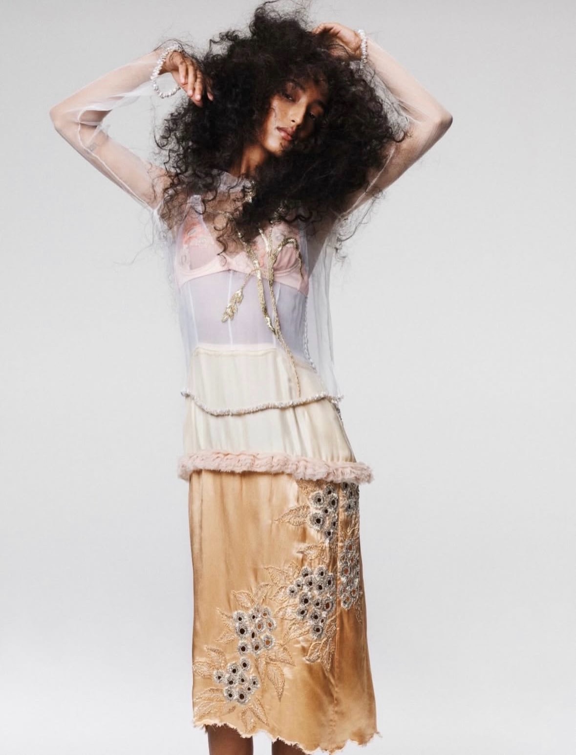 Radiant confidence, cinematic beauty, and pure attitude ❤️‍🔥

•••
#repost

@fulviafarolfi MONA ❤️‍🔥

In @chanelofficial by @matthieu_blazy for @wmagchina 🎇

@mona_tougaard
Shot by @zhonglin_ 💯

Editor in chief @mixwei_w
Styling: @austin_feng
Editing: @yvettelili96
Makeup: @fulviafarolfi @maworldgroup
Hair: @evaniefrausto @streetsagency
Production: @wangxiaolv
Manicure: @nailnori
Makeup Assistant: Elika Hilata
Editor in chief @mixwei_w

#makeupbyfulviafarolfi
@welovecoco 🌟