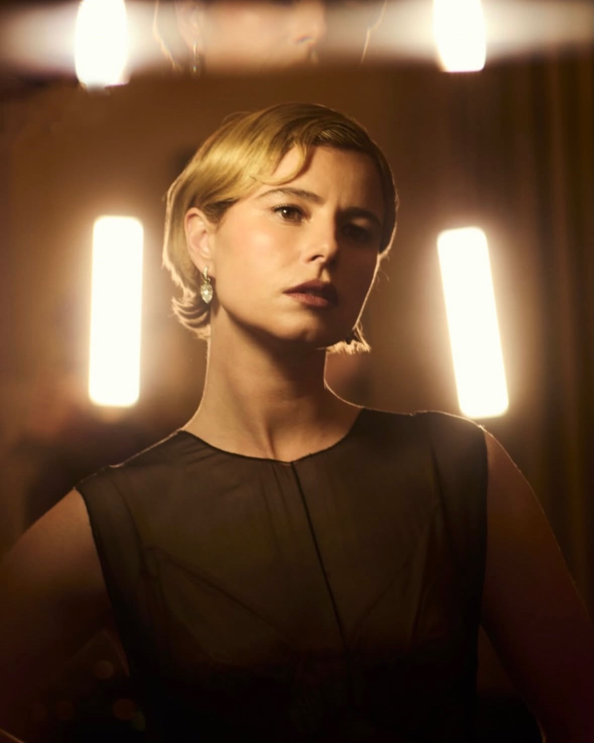 Elegance with a cinematic edge

•••
#repost 

@jasonhetheringtonstudio Congratulations to Jessie Buckley!
First Irish woman to win Best Actress @theacademy #oscars2026 #killarney ☘️
Shot here for @britishvogue 💫