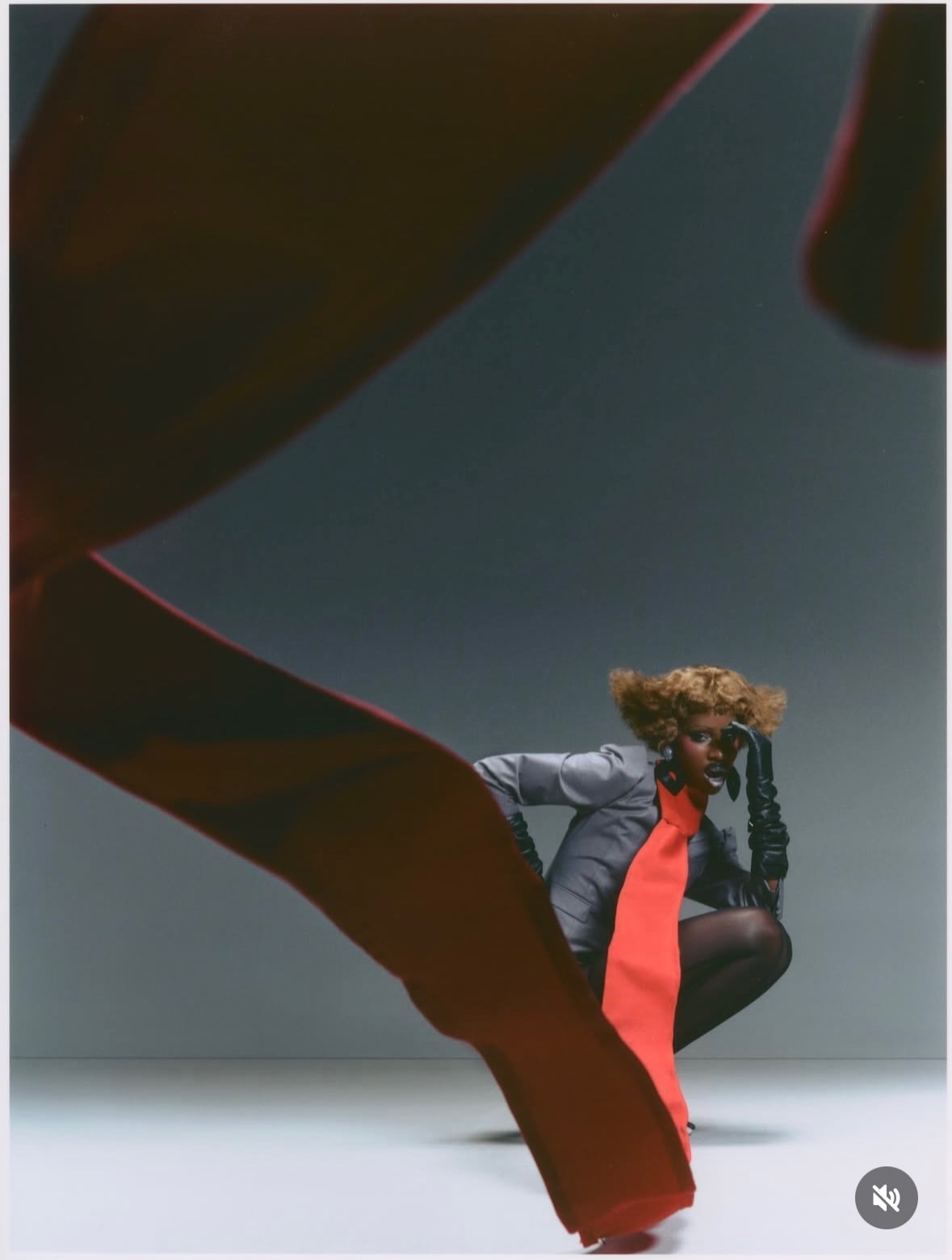 A striking balance of beauty, mood, and presence.
•••
#repost
@mark.c @yesimshay_ photographed by Mark Clennon
producer. Mitchell D. Jones
model. @yesimshay_
lighting/first assist: @bnickleberry stylist. @styleisinyou
style assist. @jacquelynbflores set design. @jackavelithedon set design assist. @leavemieralone hair. @hair_poet
makeup artist. @mugopus retouch. @anastasi_retouch studio. @sunbeam_la
film scan & dev. @arthousefilmlab
additional support from @imkaicalhoun & @hartbreak