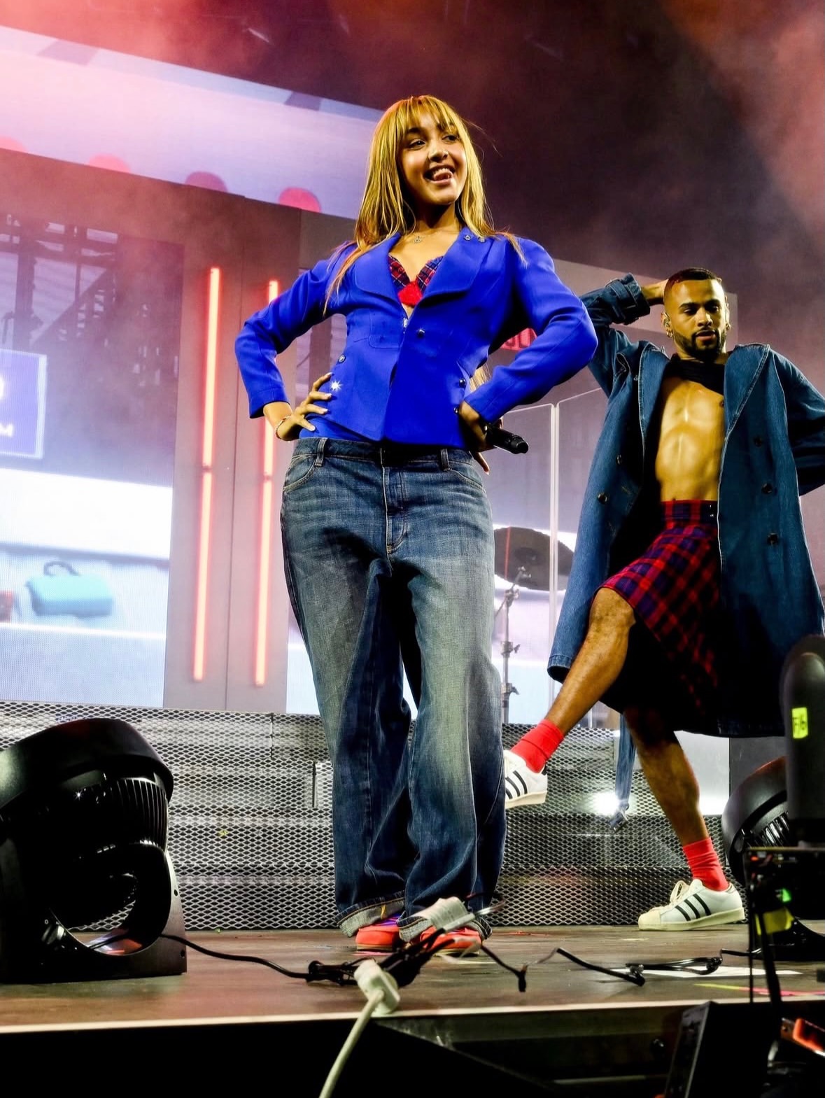 Already in the mood for the next Coachella glow.