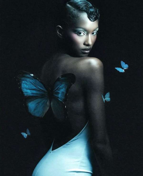 Glamour as metamorphosis, beauty as observa...