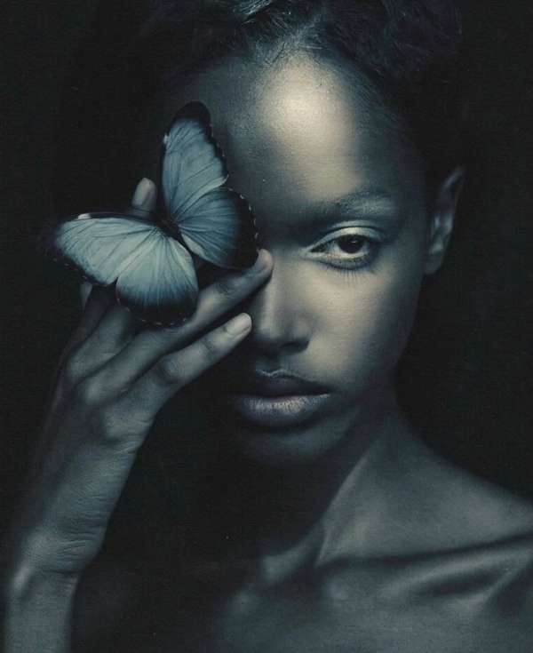 Glamour as metamorphosis, beauty as observa...