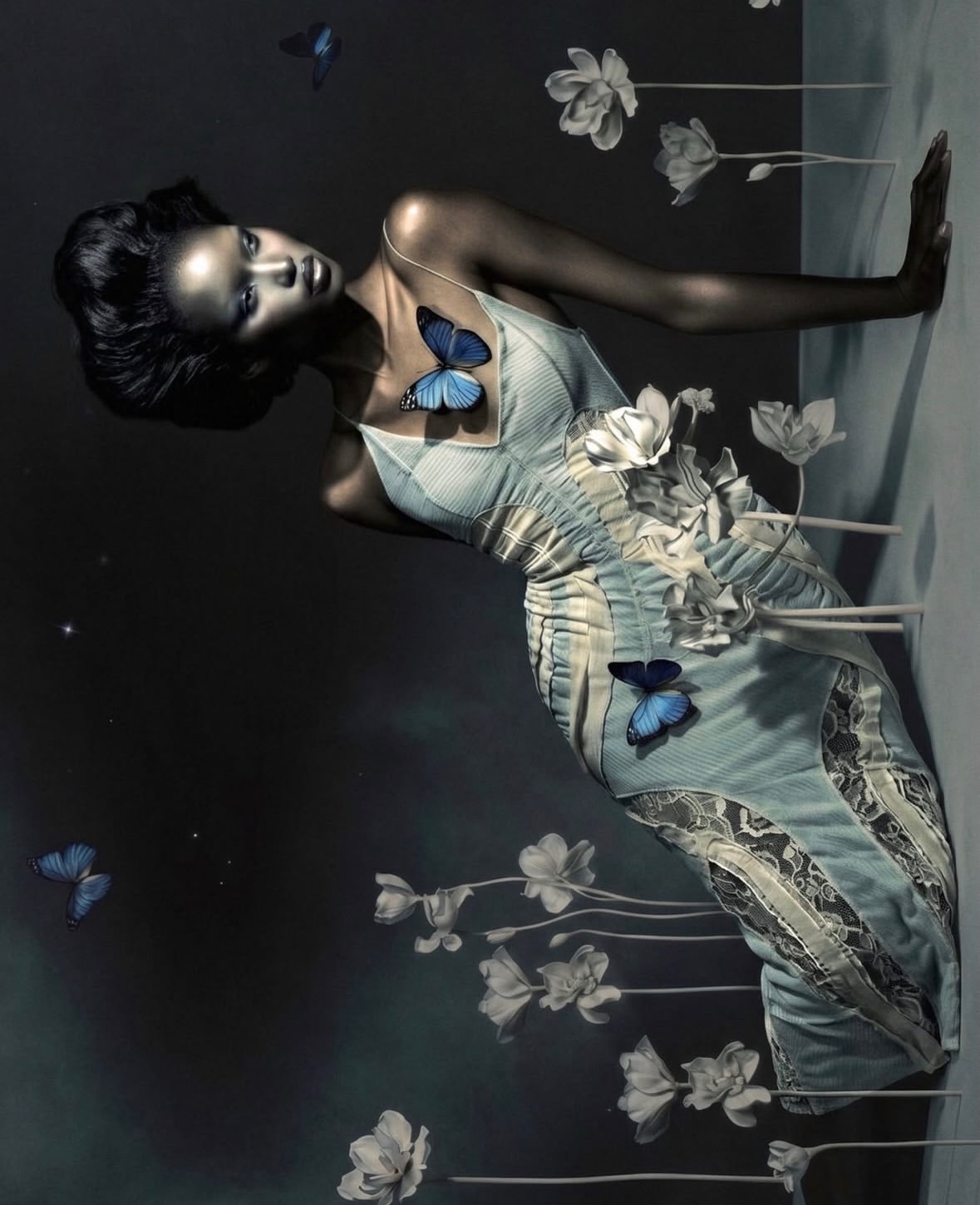 Glamour as metamorphosis, beauty as observation.
•••#repost
@movimentoeffigie Chrysalis Room, A room built to contain transformation.The subject is not evolving, she is being observed while becoming.Nature is no longer organic, but staged, slowed, and controlled.
Art Direction, styling and AI Visual by me