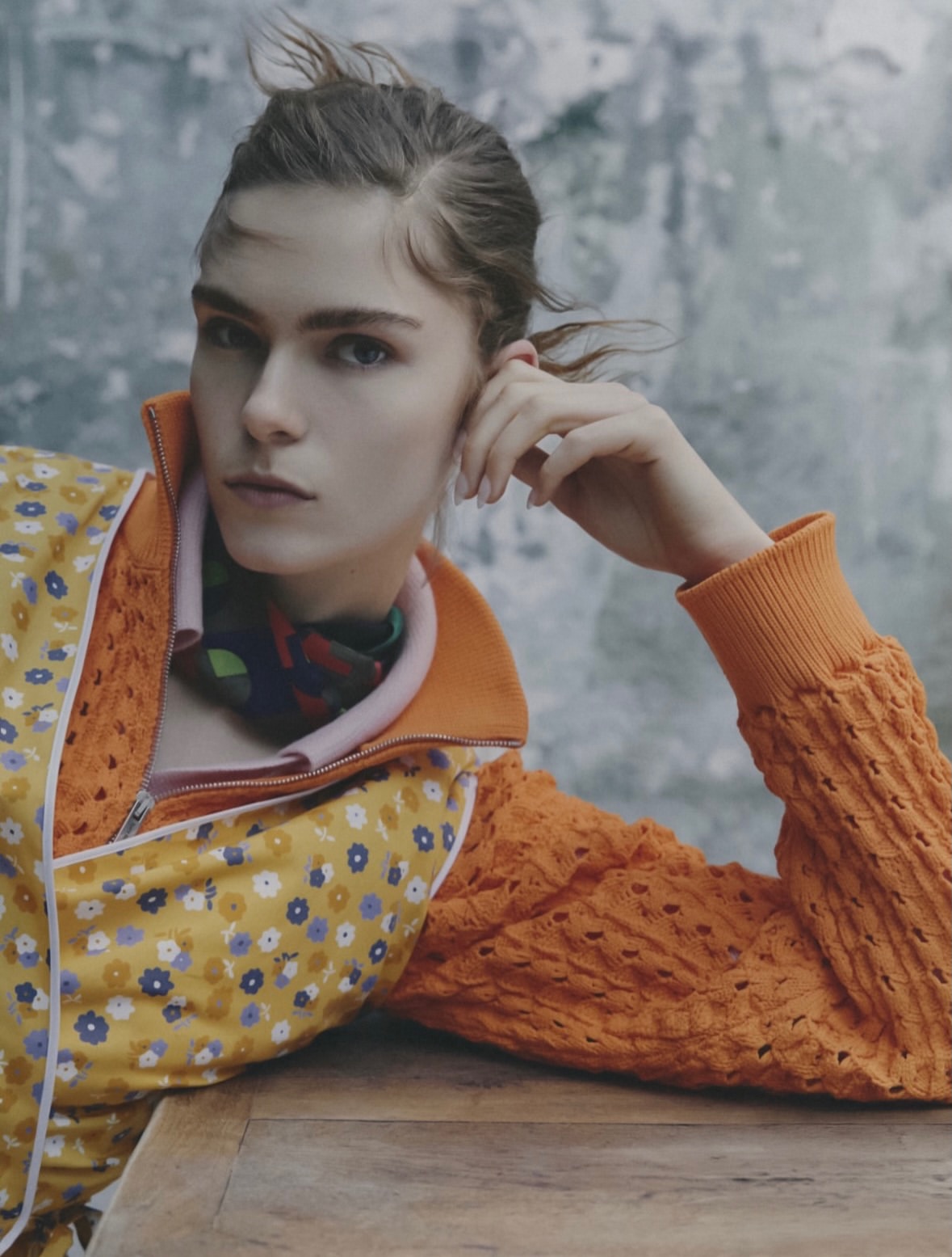 Broad strokes, sharp instinct, and the kind of beauty that feels both composed and alive.

•••
#repost

@art8amby Editorial “Broad Strokes” with Anna Robinson in ELLE US May 2026, photographed by Daniel Archer, styling by Gro Curtis, hair by Werner Amort, makeup by Laura Dominique, set designer Clara Lasagna. Images via @thefashionspotofficial member Zorka #art8amby #art8ambygram #art8ambynews #art8ambyeditorial
