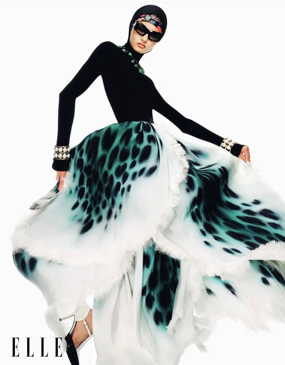 A dream of silk, color, and untamed elegance.

•••
#repost

@cafewindowsbyroo elle china, june 2026 editorial photographed by xu xiaowei @xiao_wei_x** directed & styled by lyulu @evalyu_ model @wangwang_xinye hair by @kim_hair makeup by @jefferyshen