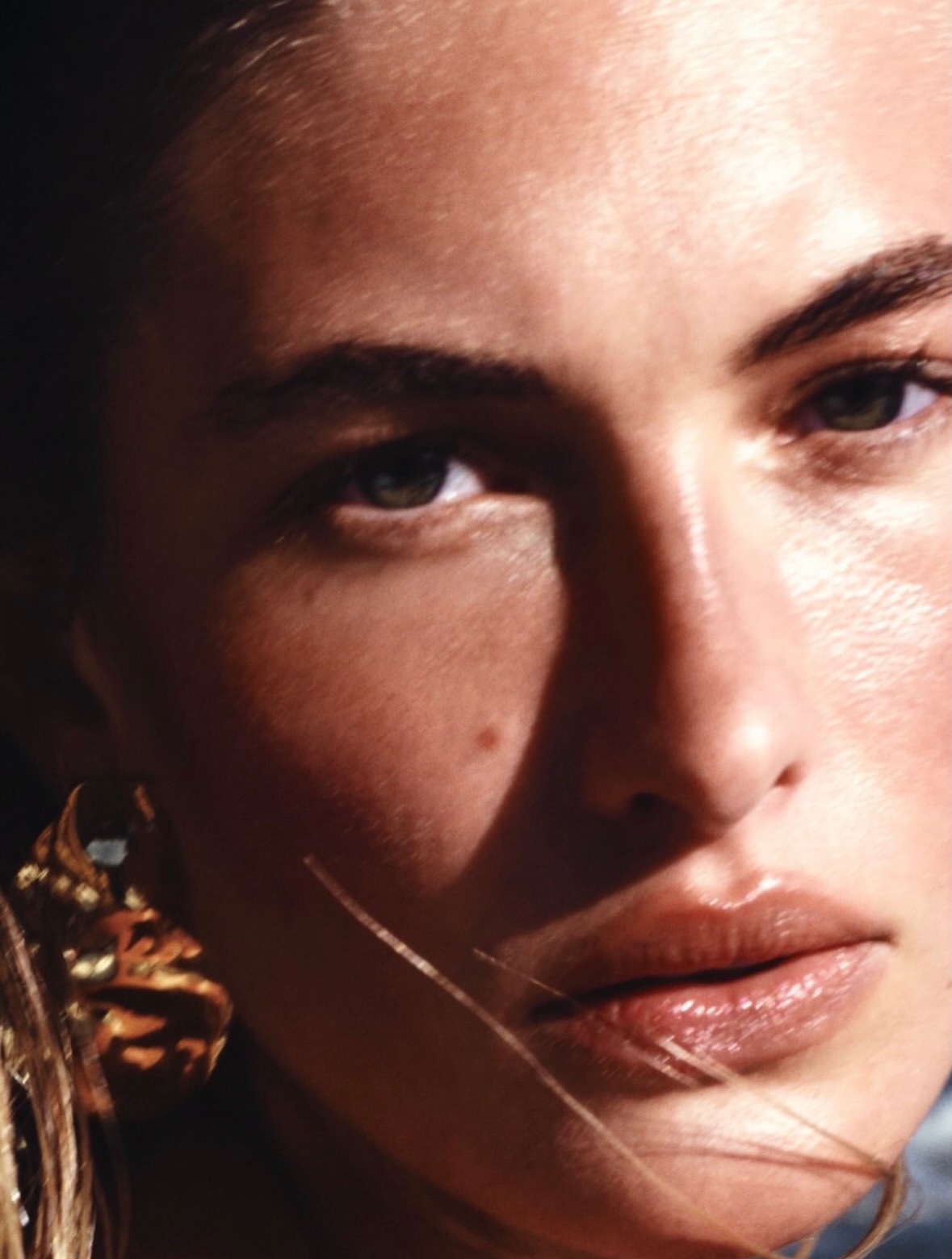 Grace Elizabeth brings a sharp, effortless glamour...