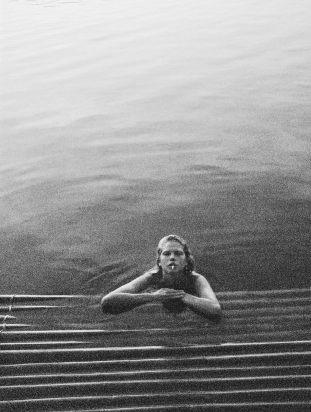 Some stories ask to be read. Others ask to be experienced.
La Selva by @katebellm is a quiet exploration of beauty, instinct, and emotion, where black and white photography reveals a world that feels both intimate and untamed.
@vogueandchocolate
#KateBellm #LaSelva #PhotographyBook #BlackAndWhitePhotography #FineArtPhotography