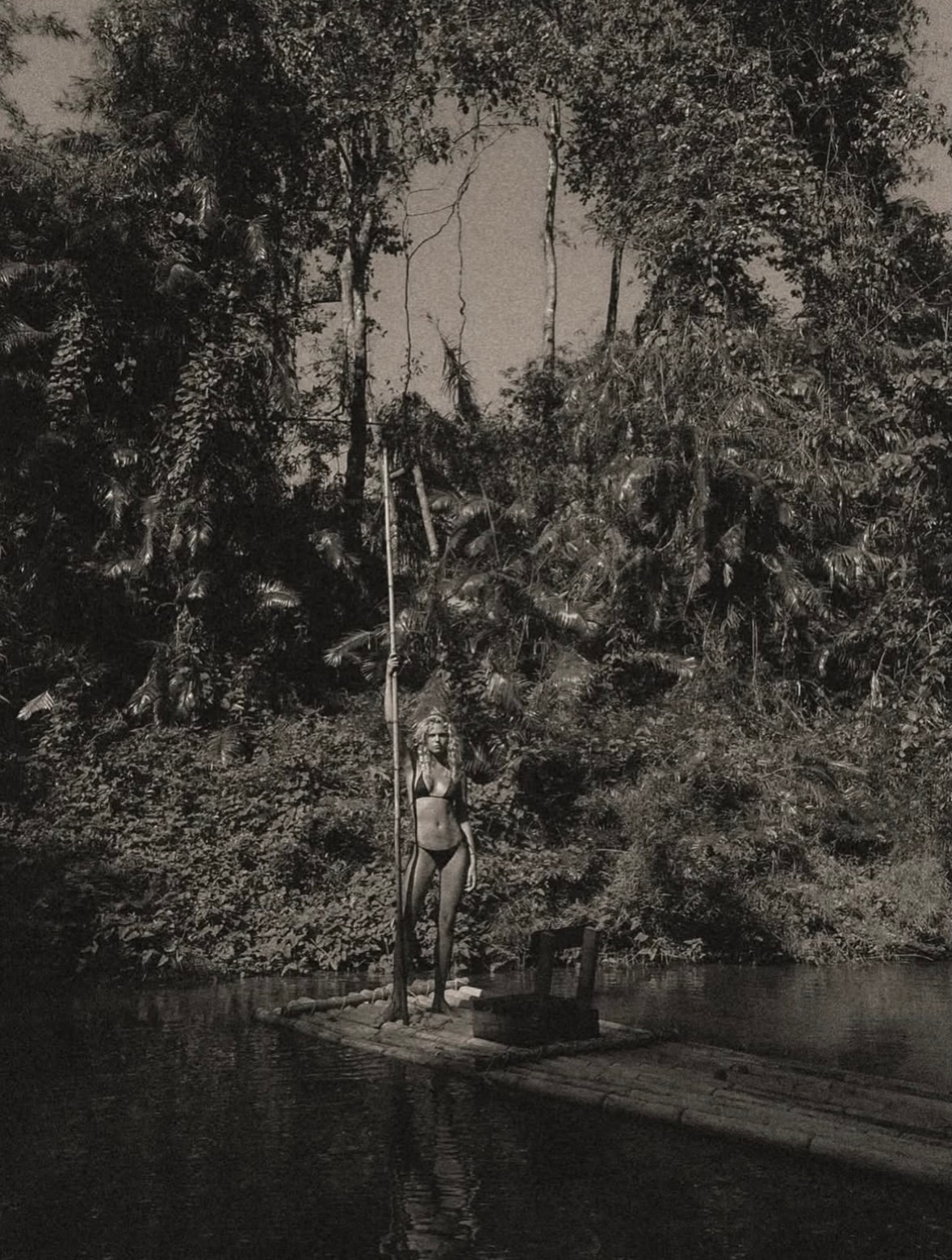 Some stories ask to be read. Others ask to be experienced.
La Selva by @katebellm is a quiet exploration of beauty, instinct, and emotion, where black and white photography reveals a world that feels both intimate and untamed.
@vogueandchocolate
#KateBellm #LaSelva #PhotographyBook #BlackAndWhitePhotography #FineArtPhotography