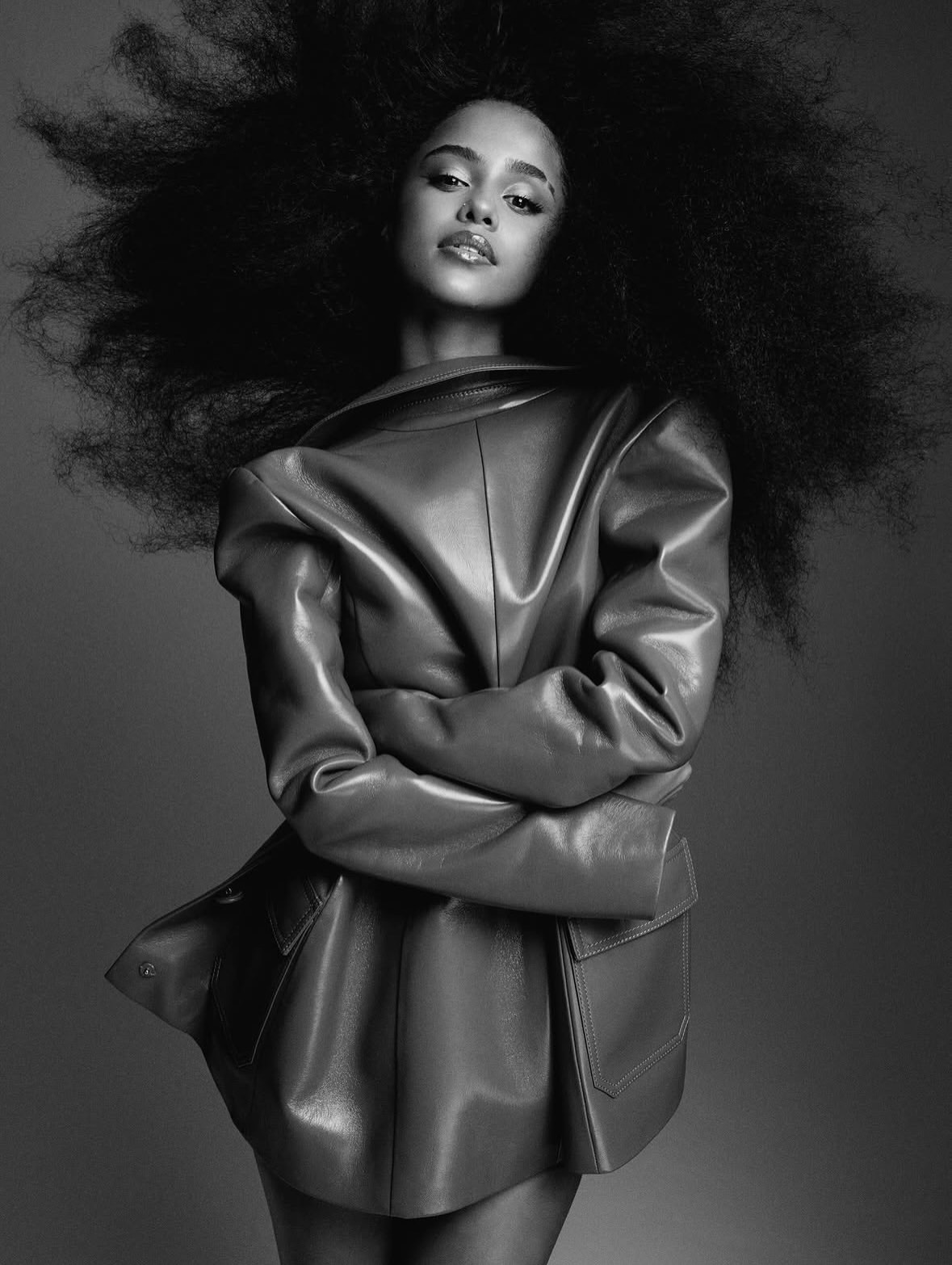 From V149 to APOP, @tyla has moved beyond the promise of stardom and into a universe entirely of her own making. Rooted in South Africa, polished for the world, and impossible to mistake for anyone else.
For @vmagazine
Photography @alvarobeamud
Fashion @annatrevelyan
#Tyla #APOP #VMagazine #AfricanPop #GlobalPop