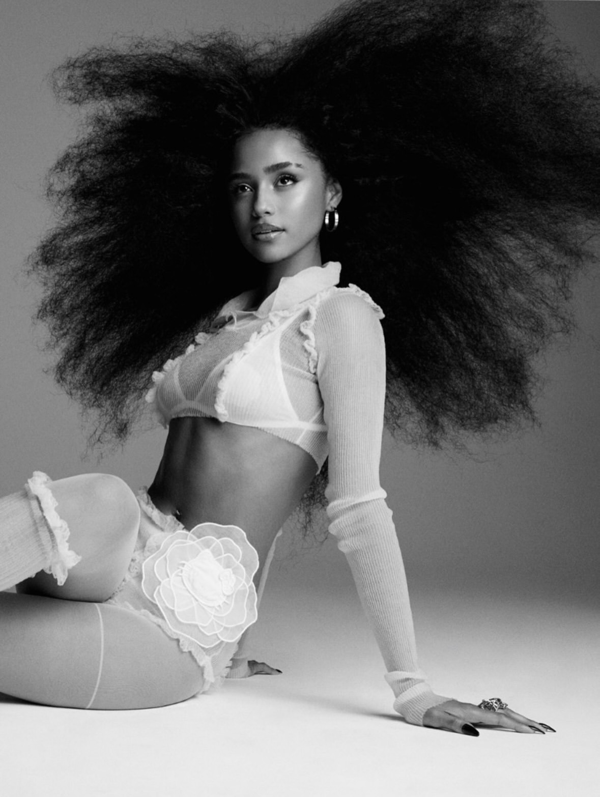 From V149 to APOP, @tyla has moved beyond the promise of stardom and into a universe entirely of her own making. Rooted in South Africa, polished for the world, and impossible to mistake for anyone else.
For @vmagazine
Photography @alvarobeamud
Fashion @annatrevelyan
#Tyla #APOP #VMagazine #AfricanPop #GlobalPop